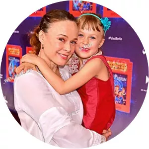 Maya Steinbruner - Tami Stronach's daughter