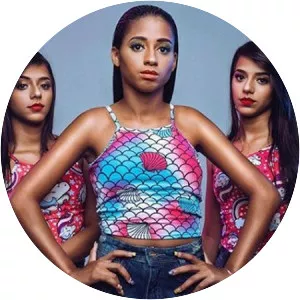 MC Loma e as Gêmeas Lacração