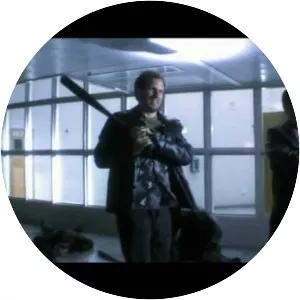 Mean Guns - 1997 ‧ Thriller/Action ‧ 1h 50m