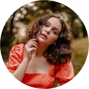 Meggie York - Musician