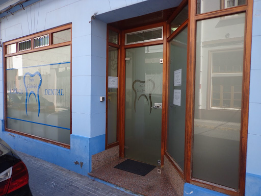 Mei Lyn Apac Rivera - Dental clinic in Cedeira, Spain