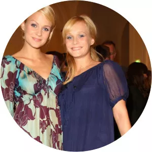 Melanie Binder - Mirjam Weichselbraun's sister