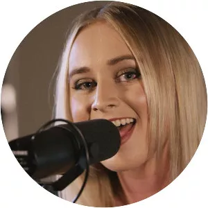 Melanie Dyer - Musical artist