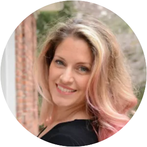 Melanie Harlow - Author