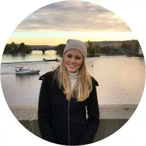 Melina Queiroz - Camila Queiroz's sister