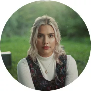 Melissa Romero - Singer