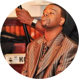 Melvin Crispell - Singer