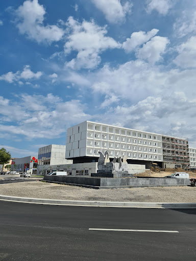 Memorial aos Fundadores - Sculpture in Vila do Conde, Portugal