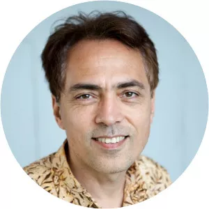 Menno Pradhan - Author