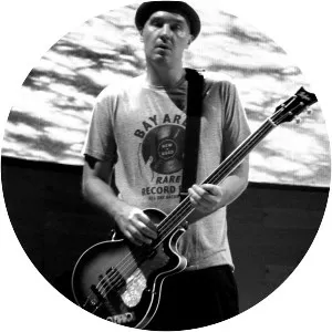 Merlo Podlewski - Bassist