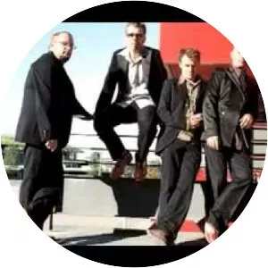 Mes Souliers Sont Rouges (Mes souliers sont rouges)