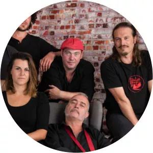 Mes Souliers Sont Rouges