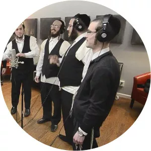 Meshorerim Choir - Musical artist