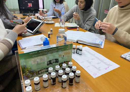 Mezhdunarodnyy Institut Professional'noy Aromaterapii - Aromatherapy class in Moscow, Russia