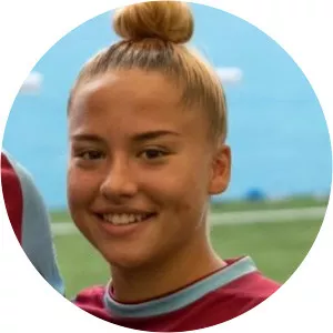 Mia Cruickshank - Football player