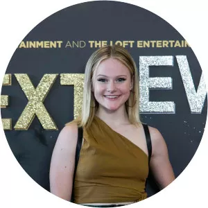 Mia Dinoto - YouTuber