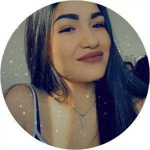 Michelle Aguilera - Aislinn Derbez's sister