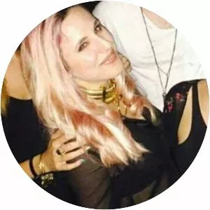 Michelle DiBenedetto - Synyster Gates' wife