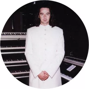 Mickey Simmonds - Keyboard player