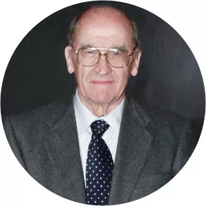 Miguel Artola Gallego