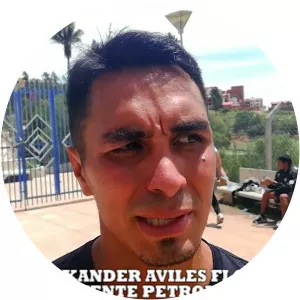 Mijaíl Alexander Avilés Flores