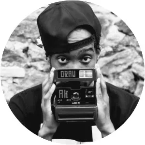 mike larry draw - Musical artist