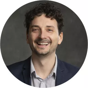 Mike Nadajewski - Theatre actor