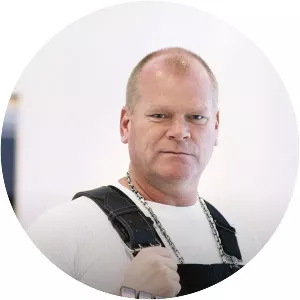 Mike's Ultimate Garage