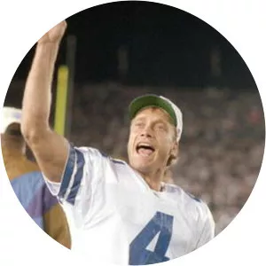 Mike Saxon - American football player