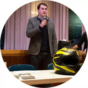 Mike Sayre - Engineer ‧ Xiaxue's husband