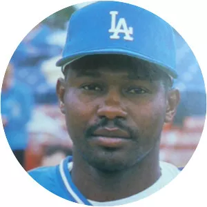 Mike Sharperson - Baseball player