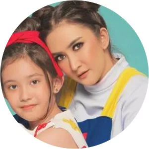 Mikhaela Lee Jowono photograph