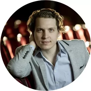 Miklós Jenővári