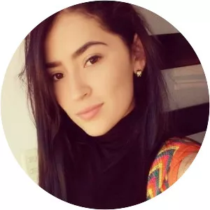 Milena Benites - Singer