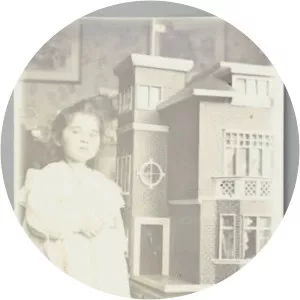 Millie Warne - Norman Warne's sister