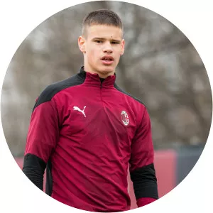 Milos Kerkez - Football player