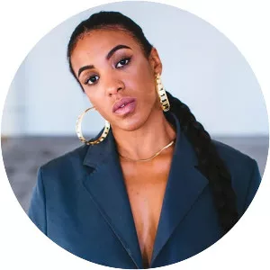 Mina Moore - Musical artist