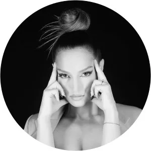 Minelli - Romanian singer-songwriter