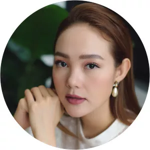 Minh Hang - Vietnamese singer