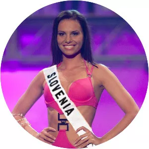 Mirela Korač - Model