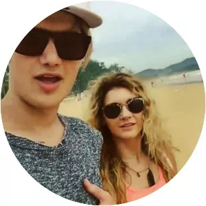 Misha Romanova - Singer