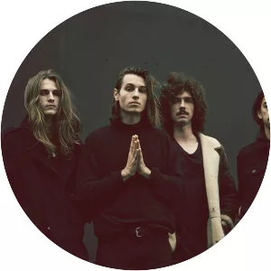 MNNQNS - Musical group