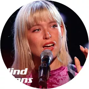 Molly Hocking - Singer