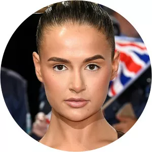 Molly-Mae Hague - Influencer