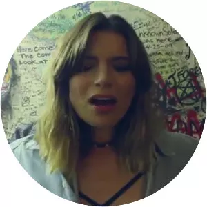 Molly Moore - Singer