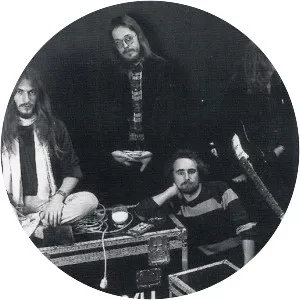 MON DYH - Musical group