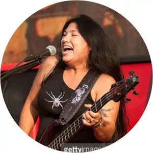 Mona Gnader - Musical artist