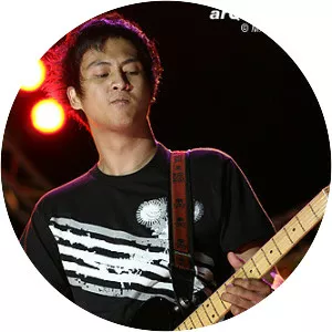 Mong Alcaraz - Guitarist