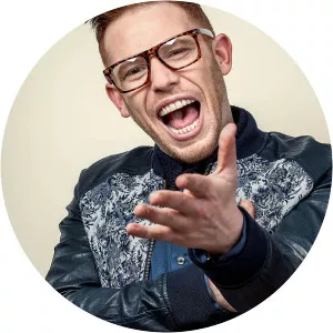 Moni Tivony - Singer