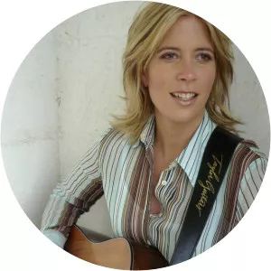 Monique Rhodes - Singer